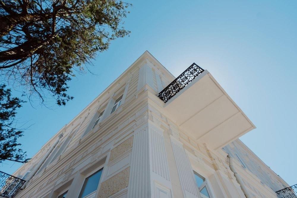 Boulevard Hotel Batumi Bagian luar foto
