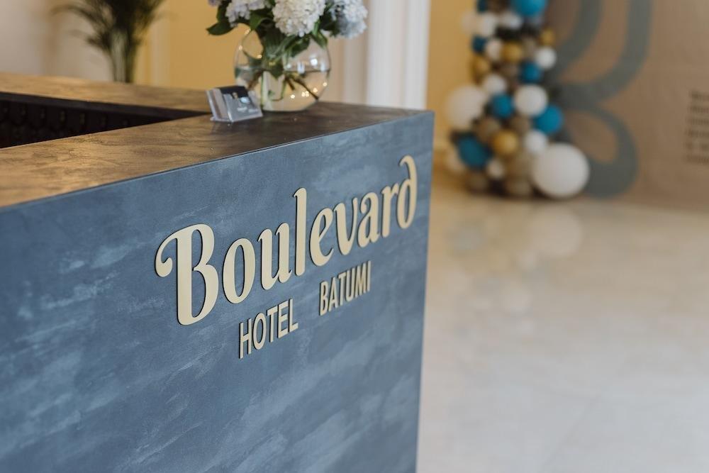 Boulevard Hotel Batumi Bagian luar foto