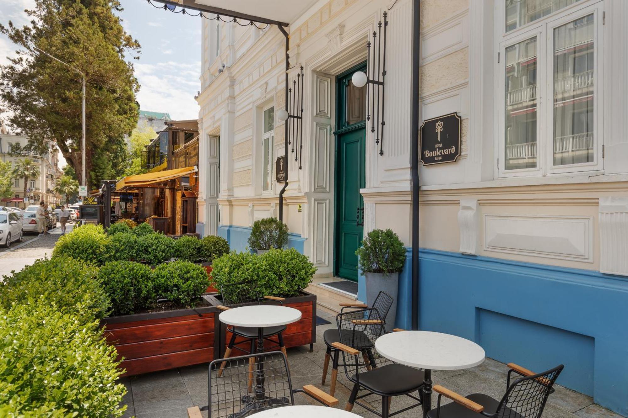 Boulevard Hotel Batumi Bagian luar foto