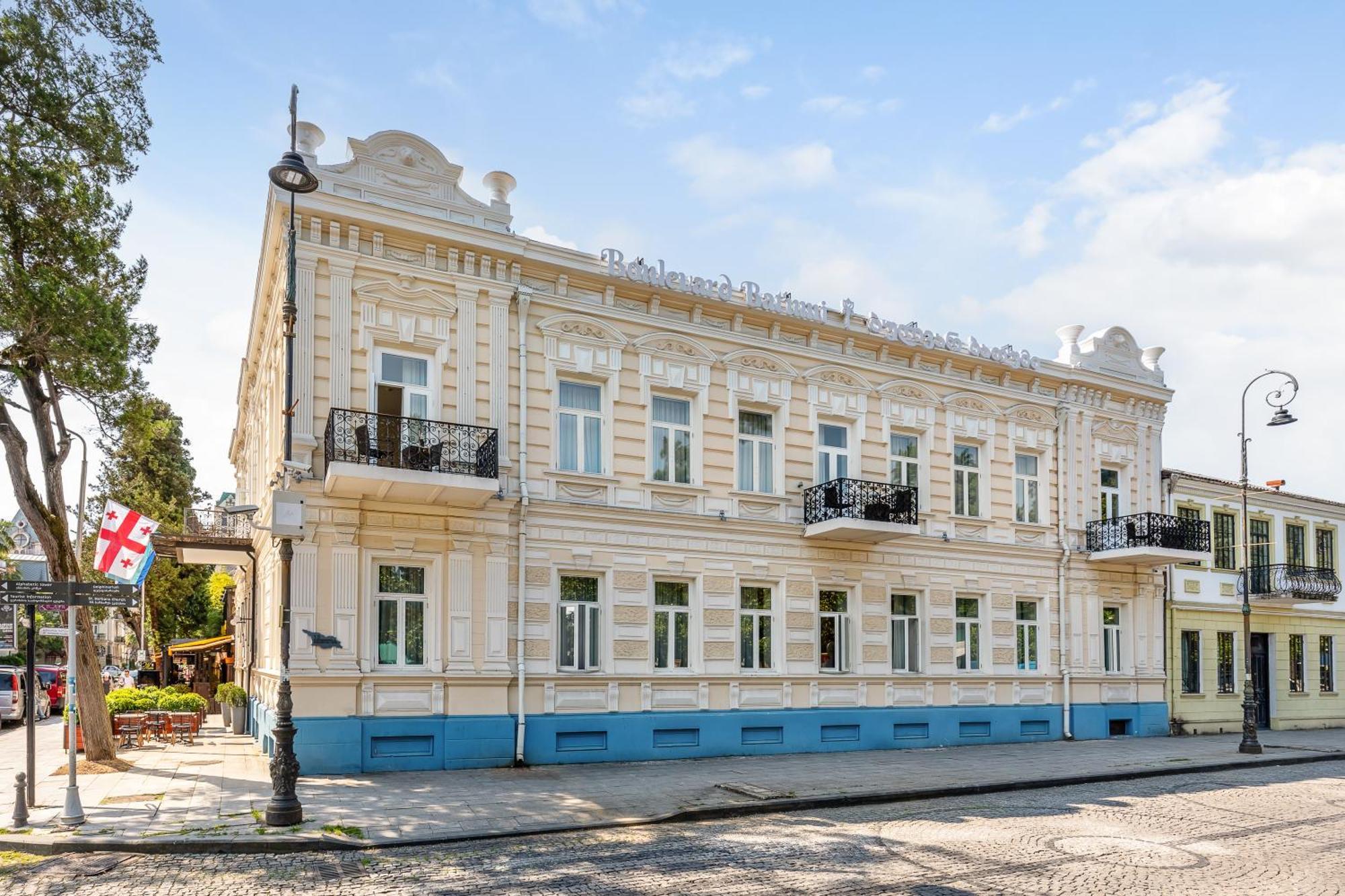 Boulevard Hotel Batumi Bagian luar foto