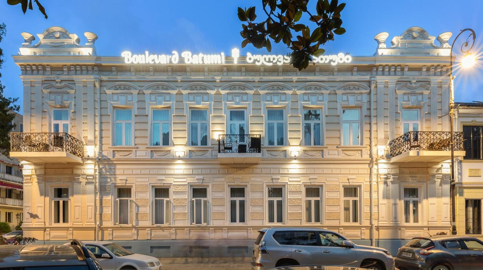 Boulevard Hotel Batumi Bagian luar foto
