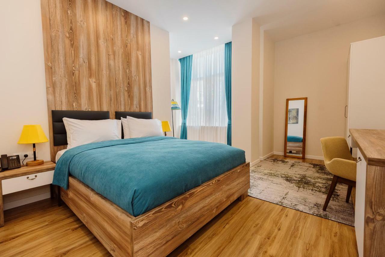 Boulevard Hotel Batumi Bagian luar foto