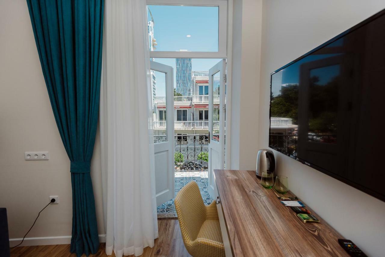 Boulevard Hotel Batumi Bagian luar foto