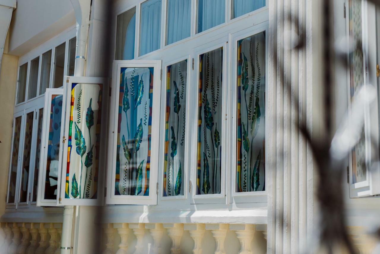 Boulevard Hotel Batumi Bagian luar foto