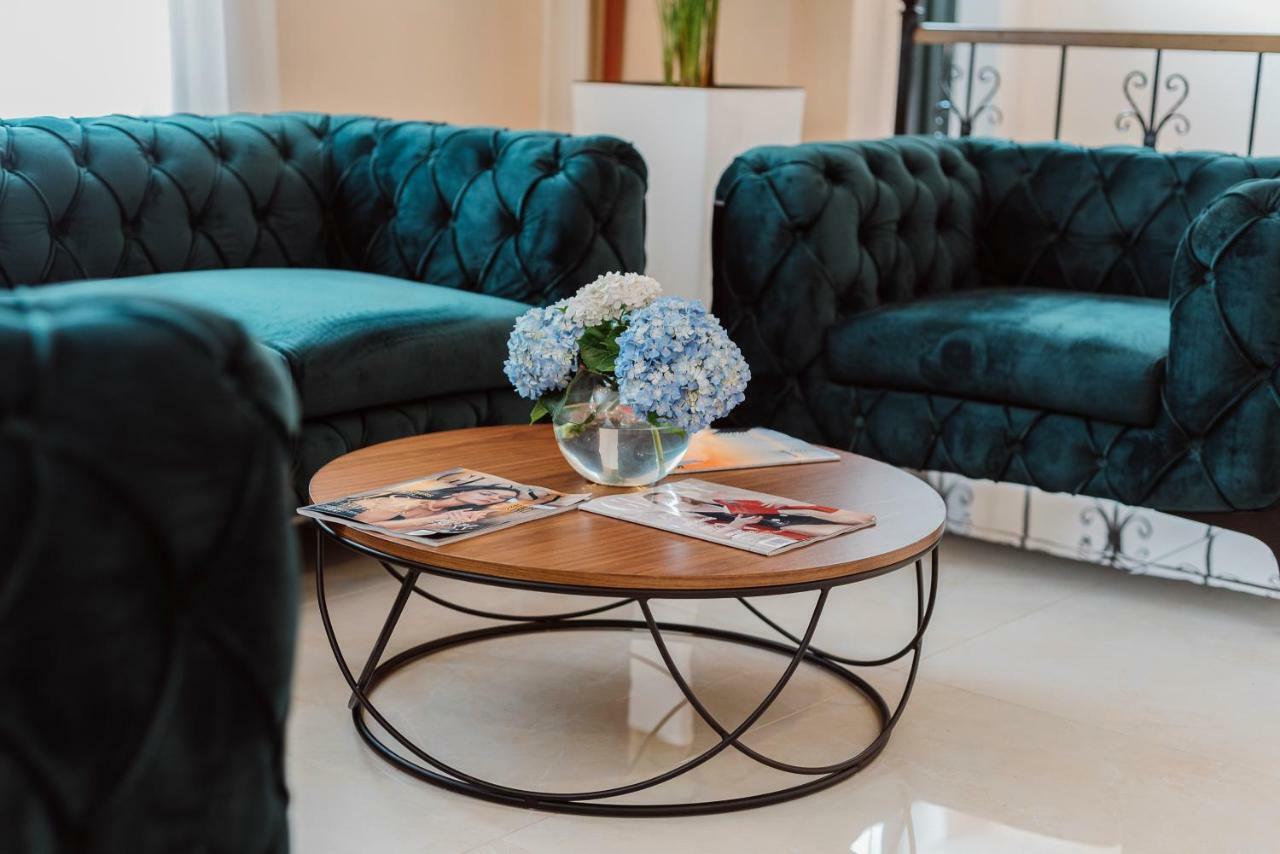 Boulevard Hotel Batumi Bagian luar foto